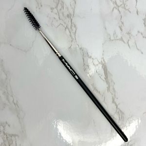 MAC Cosmetics 204S Lash Brush